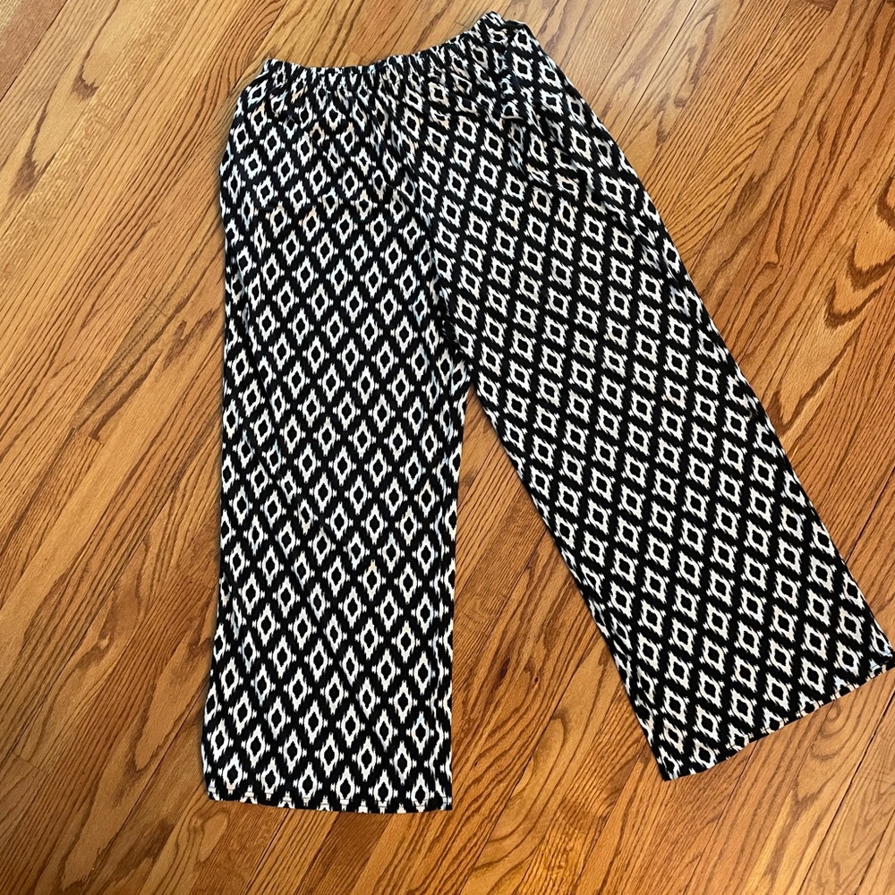 Wide leg patterned pants